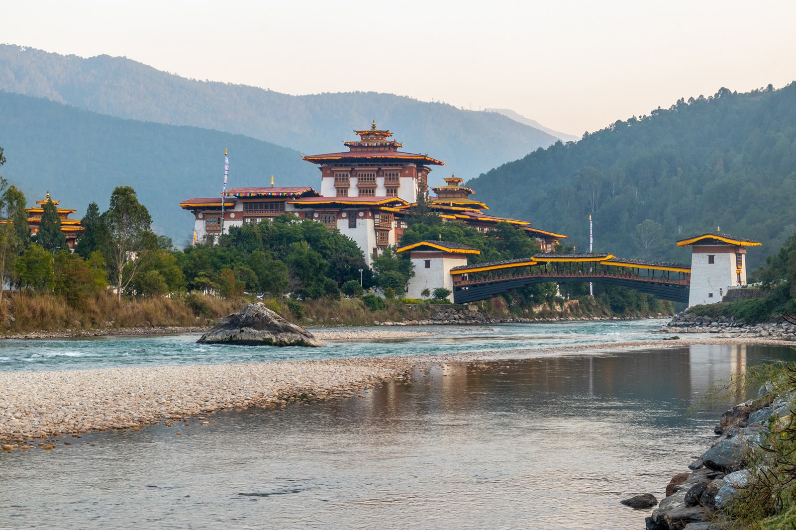 punakha dzong bhupen ghimiray